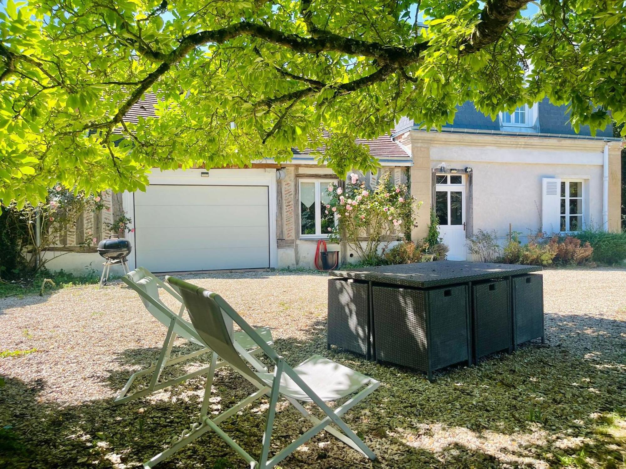 Maison Chaleureuse De 4 A 12 Personnes Neuville-aux-Bois Eksteriør bilde