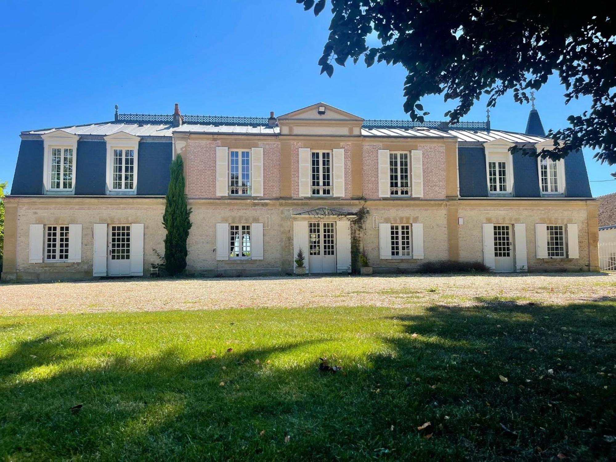 Maison Chaleureuse De 4 A 12 Personnes Neuville-aux-Bois Eksteriør bilde