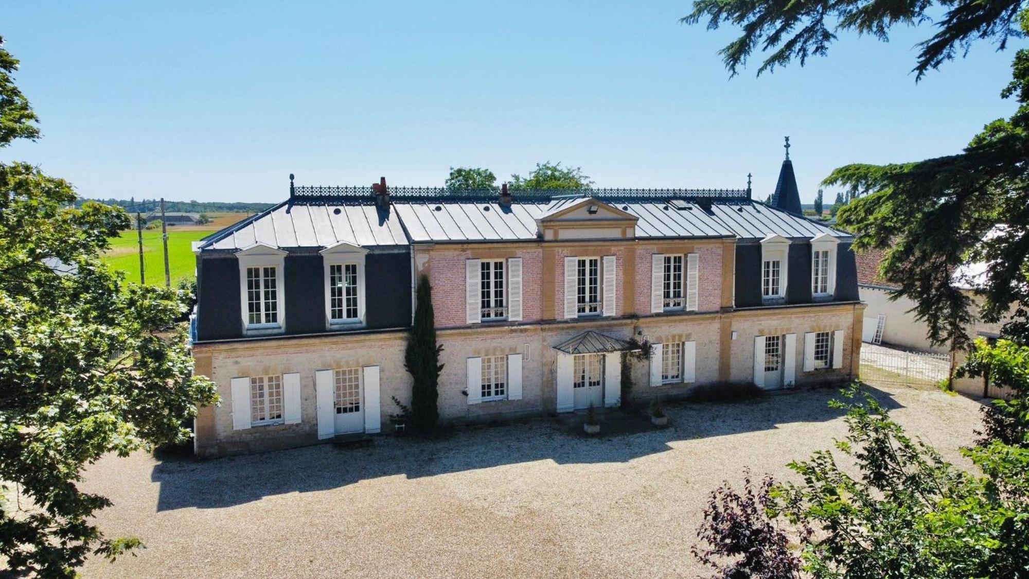 Maison Chaleureuse De 4 A 12 Personnes Neuville-aux-Bois Eksteriør bilde